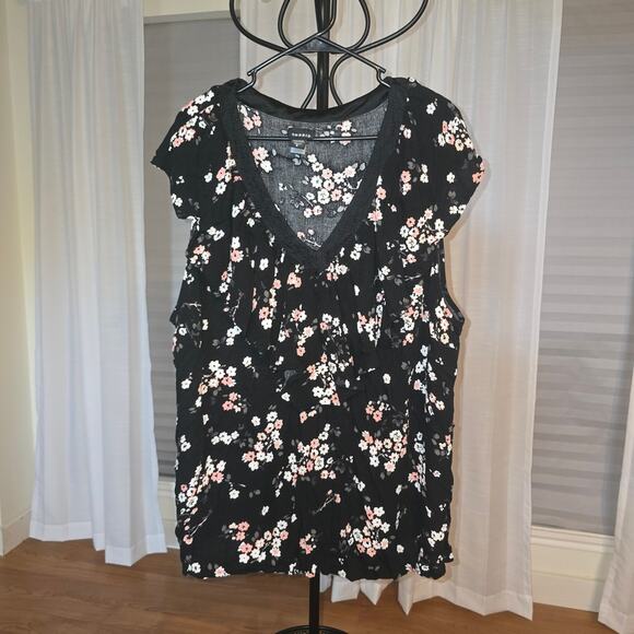 torrid Tops - Torrid Black and White Floral Blouse